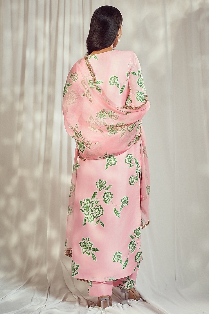 Baby Pink Tuscan Pink Floral Printed Kurta Set by Harshita Singhvi at Pernia's Pop Up Shop