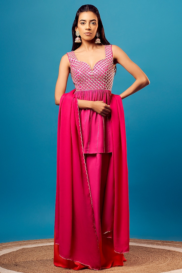 Pink French Crepe Salli Embroidered Kurta Set by Harshita Singhvi at Pernia's Pop Up Shop