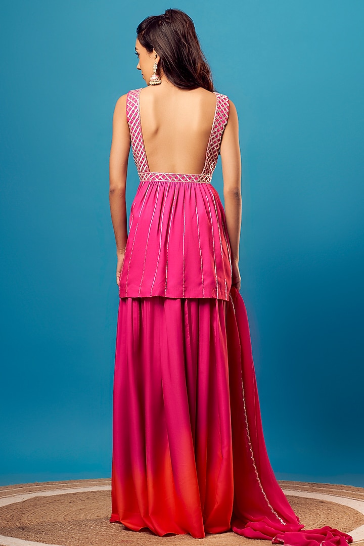 Pink French Crepe Salli Embroidered Kurta Set by Harshita Singhvi at Pernia's Pop Up Shop