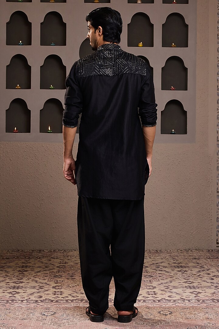 Black Chanderi Sequins Embroidered Kurta Set by NITIKA GUJRAL MEN at Pernia's Pop Up Shop