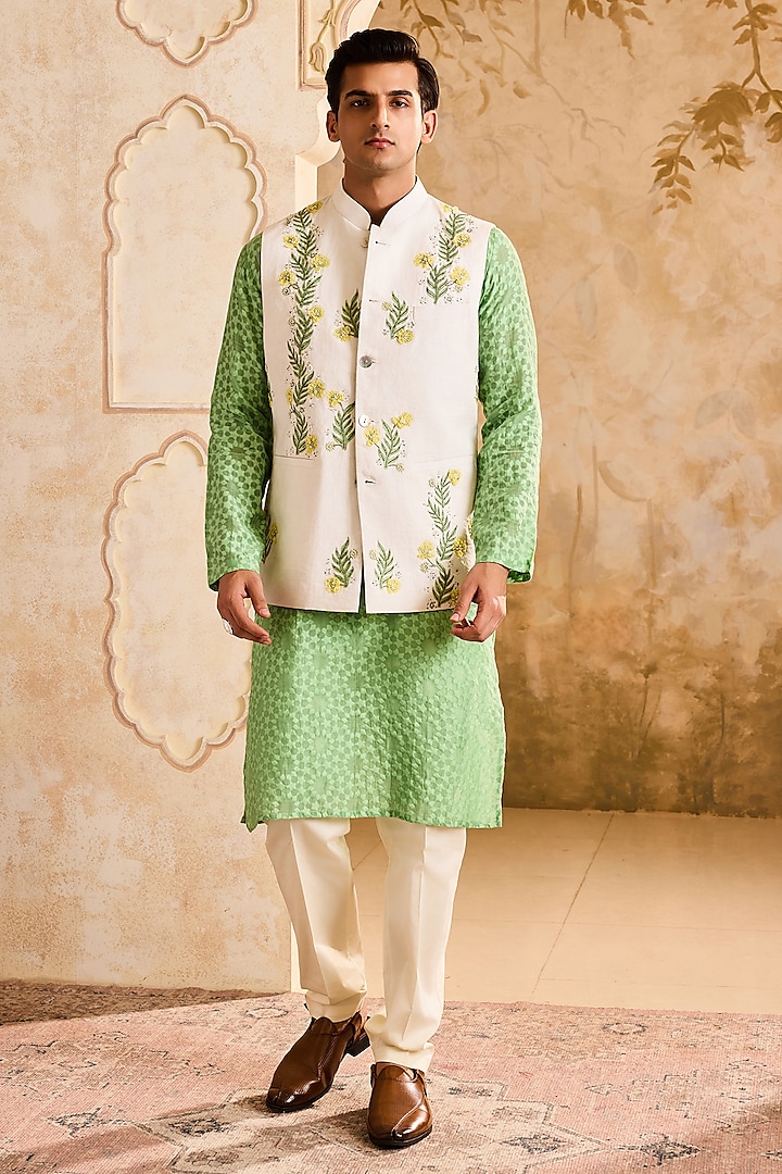 Ivory Linen 3D Floral Embroidered Bundi Jacket Set by Histori