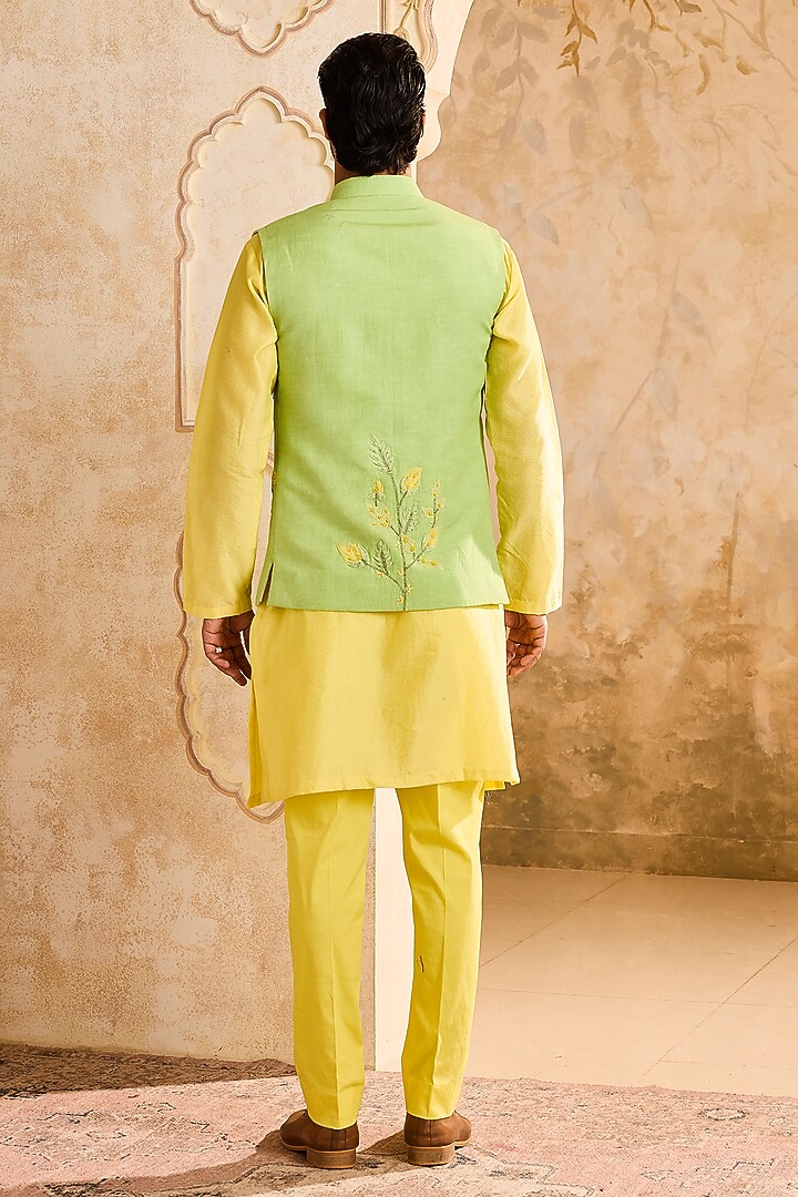 Green Linen 3D Floral Embroidered Bundi Jacket Set by NITIKA GUJRAL MEN at Pernia's Pop Up Shop