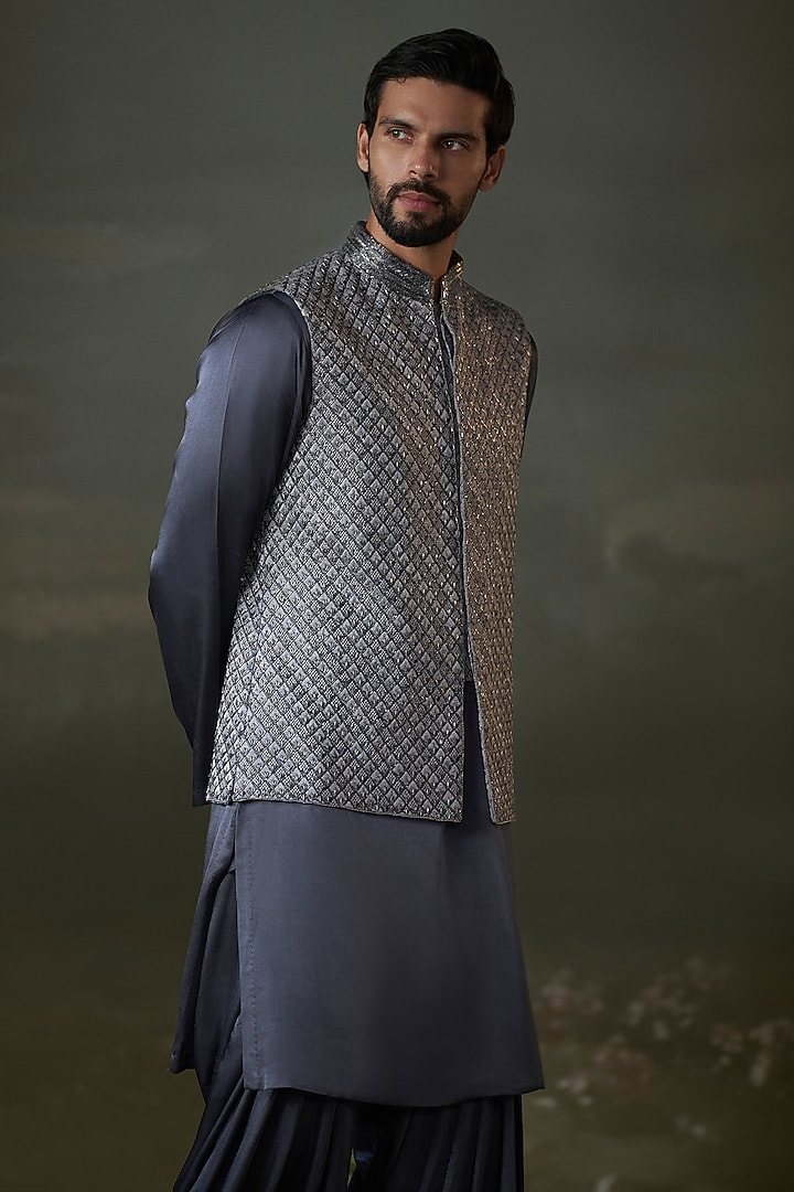 Grey Raw Silk Resham Embroidered Bundi Jacket Set by NITIKA GUJRAL MEN at Pernia's Pop Up Shop