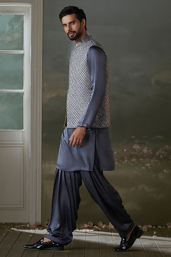 Grey Raw Silk Resham Embroidered Bundi Jacket Set by NITIKA GUJRAL MEN at Pernia's Pop Up Shop