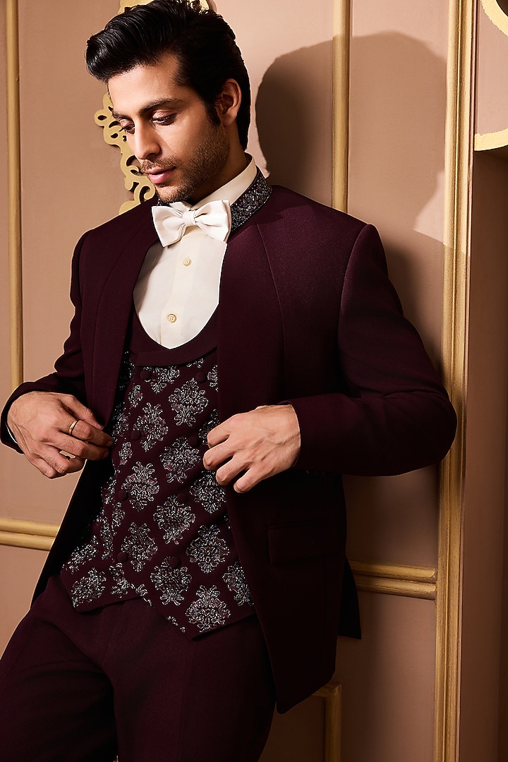 Burgundy Suiting Cutdana Embroidered Tuxedo Set by NITIKA GUJRAL MEN at Pernia's Pop Up Shop