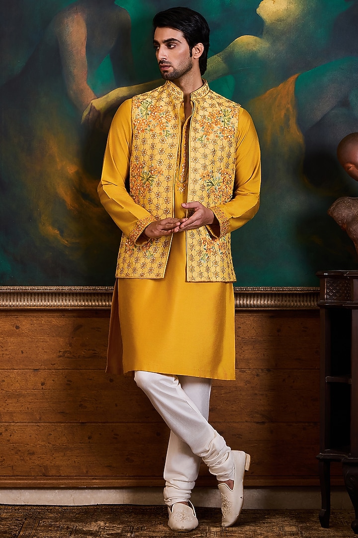 Lemon Yellow Raw Silk Resham Embroidered Bundi Set by Histori at Pernia's Pop Up Shop