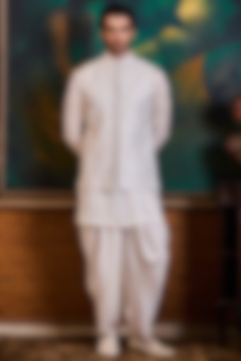 White Raw Silk Crystal Embroidered Bundi Set by Histori at Pernia's Pop Up Shop