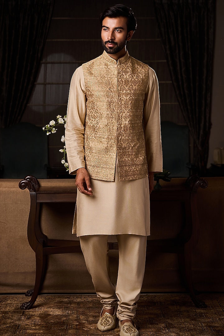 Beige Ghicha Tussar Silk Embroidered Bundi Jacket Set by Histori at Pernia's Pop Up Shop