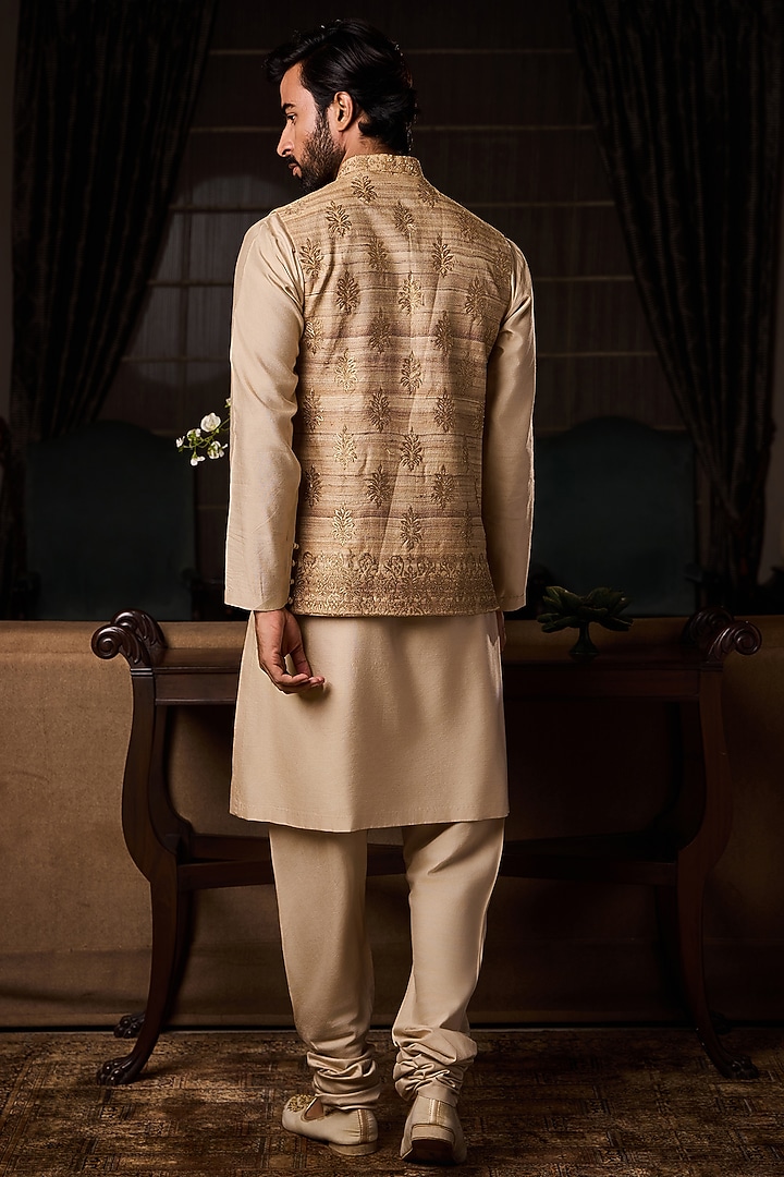 Beige Ghicha Tussar Silk Embroidered Bundi Jacket Set by NITIKA GUJRAL MEN at Pernia's Pop Up Shop