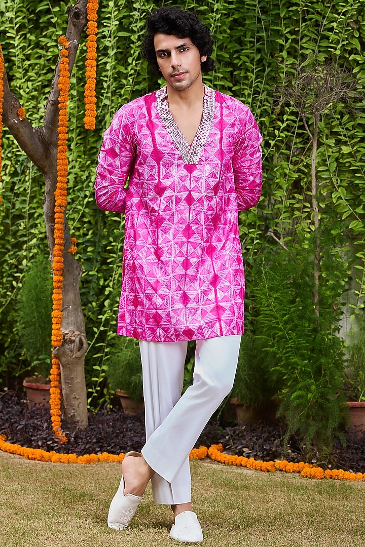 Fuchsia Mulberry Silk Bead Embroidered Kurta Set by Histori at Pernia's Pop Up Shop