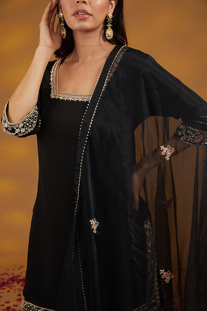Black Georgette Zardosi Hand Embroidered Kurta Set by House of Supriya at Pernia's Pop Up Shop