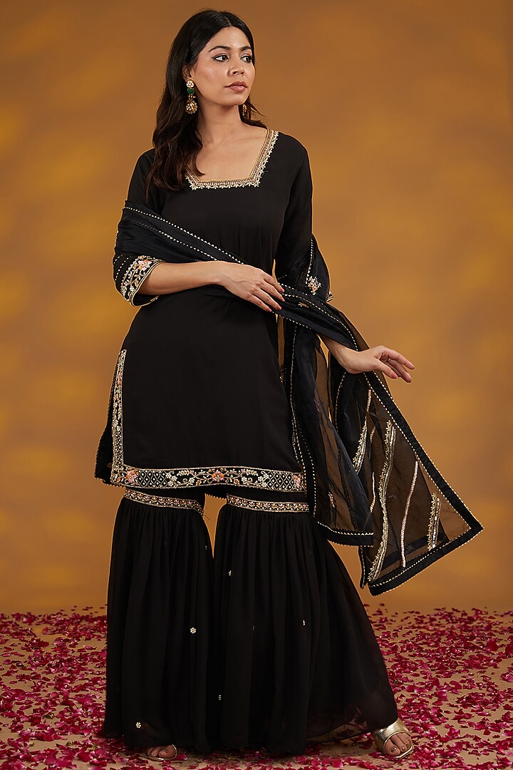 Black Georgette Zardosi Hand Embroidered Kurta Set by House of Supriya at Pernia's Pop Up Shop