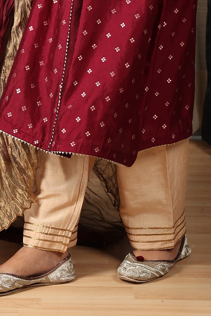 Maroon Banarasi Chanderi Hand & Machine Embroidered Kurta Set by House of Supriya at Pernia's Pop Up Shop
