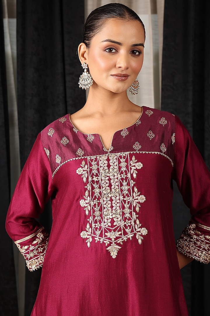 Maroon Banarasi Chanderi Hand & Machine Embroidered Kurta Set by House of Supriya at Pernia's Pop Up Shop