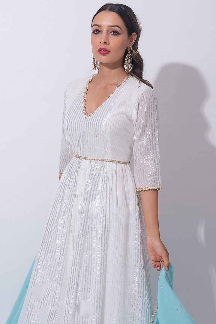 White Cotton Striped Kurta Set by HUMDUM at Pernia's Pop Up Shop