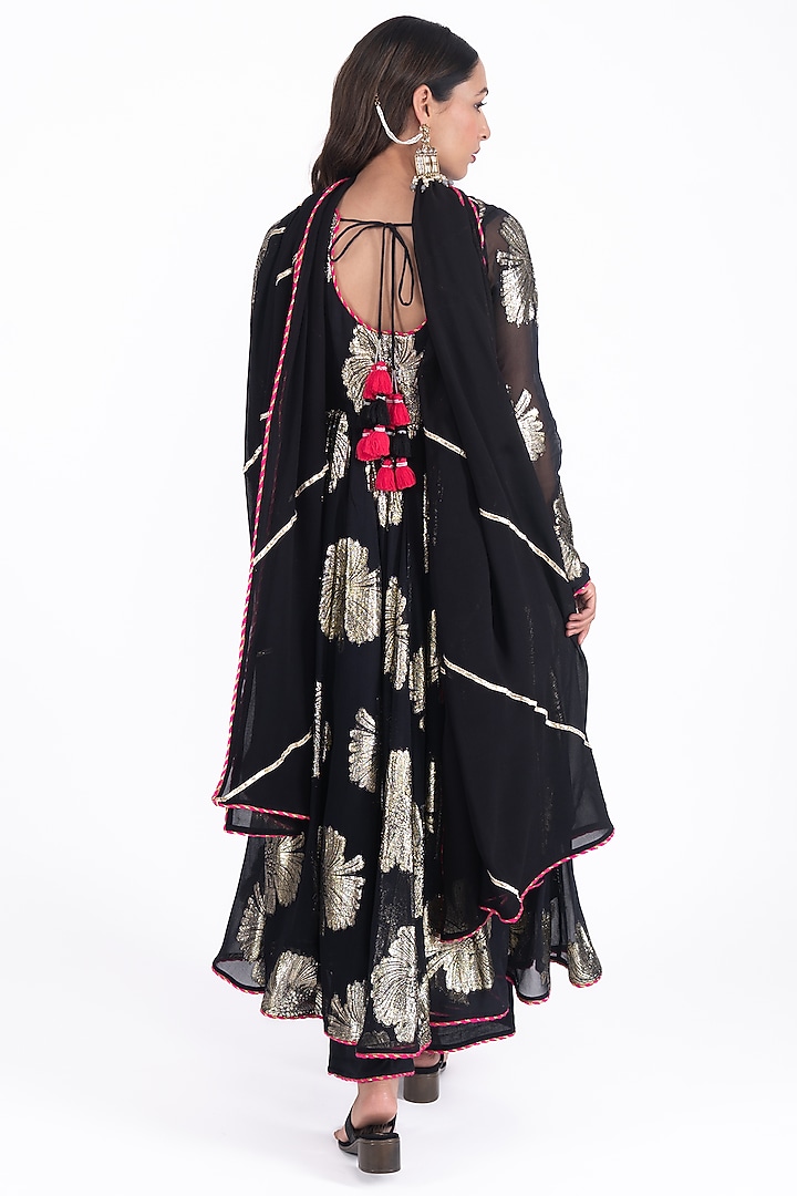 Black Georgette Jacquard Kurta Set by HUMDUM at Pernia's Pop Up Shop
