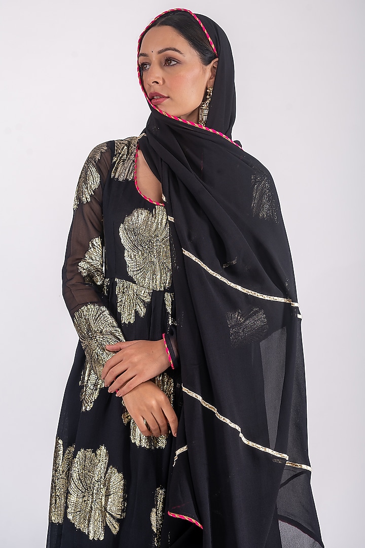 Black Georgette Jacquard Kurta Set by HUMDUM at Pernia's Pop Up Shop