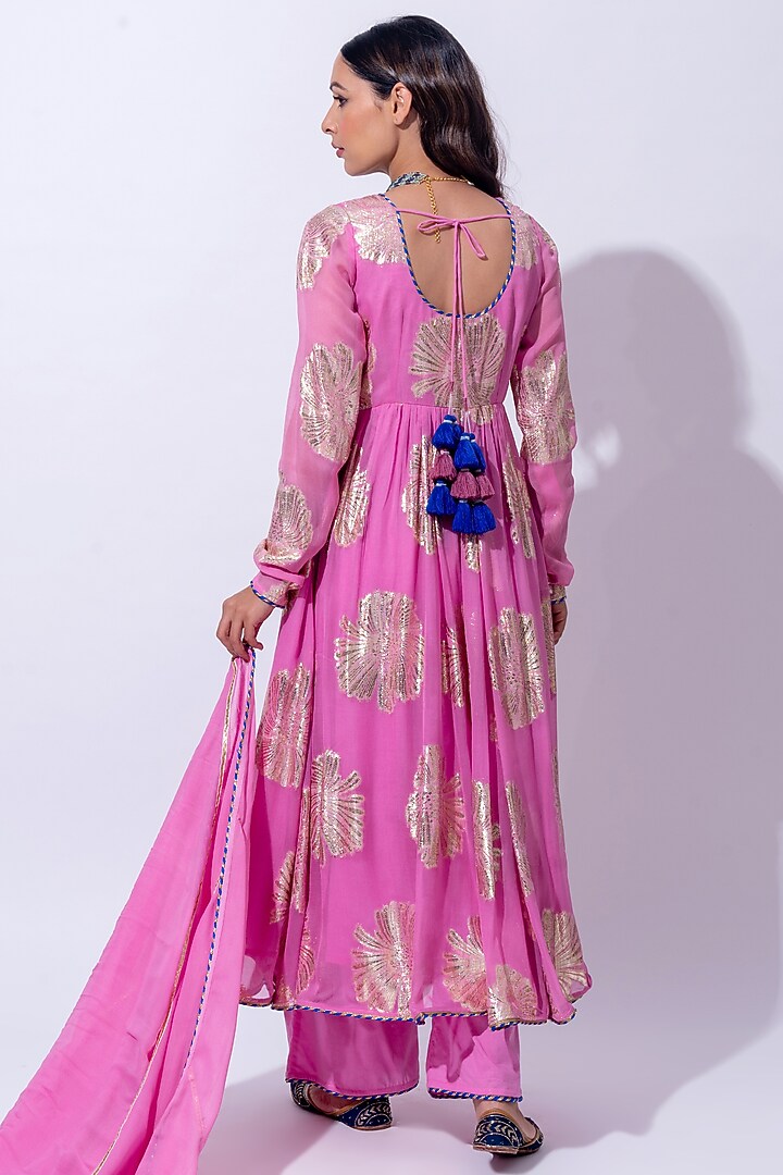 Pink Georgette Jacquard Kurta Set by HUMDUM at Pernia's Pop Up Shop