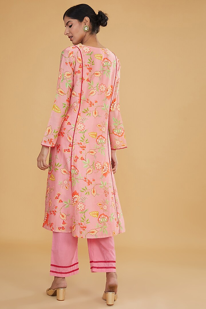 Peach Silk Chanderi Digital Printed & Hand Embroidered Kurta Set by HUMDUM at Pernia's Pop Up Shop