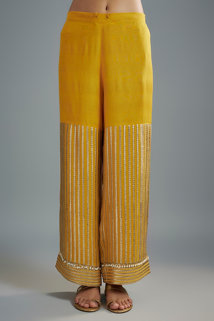 Mustard Georgette Hand Embroidered Kurta Set by I AM DESIGN at Pernia's Pop Up Shop