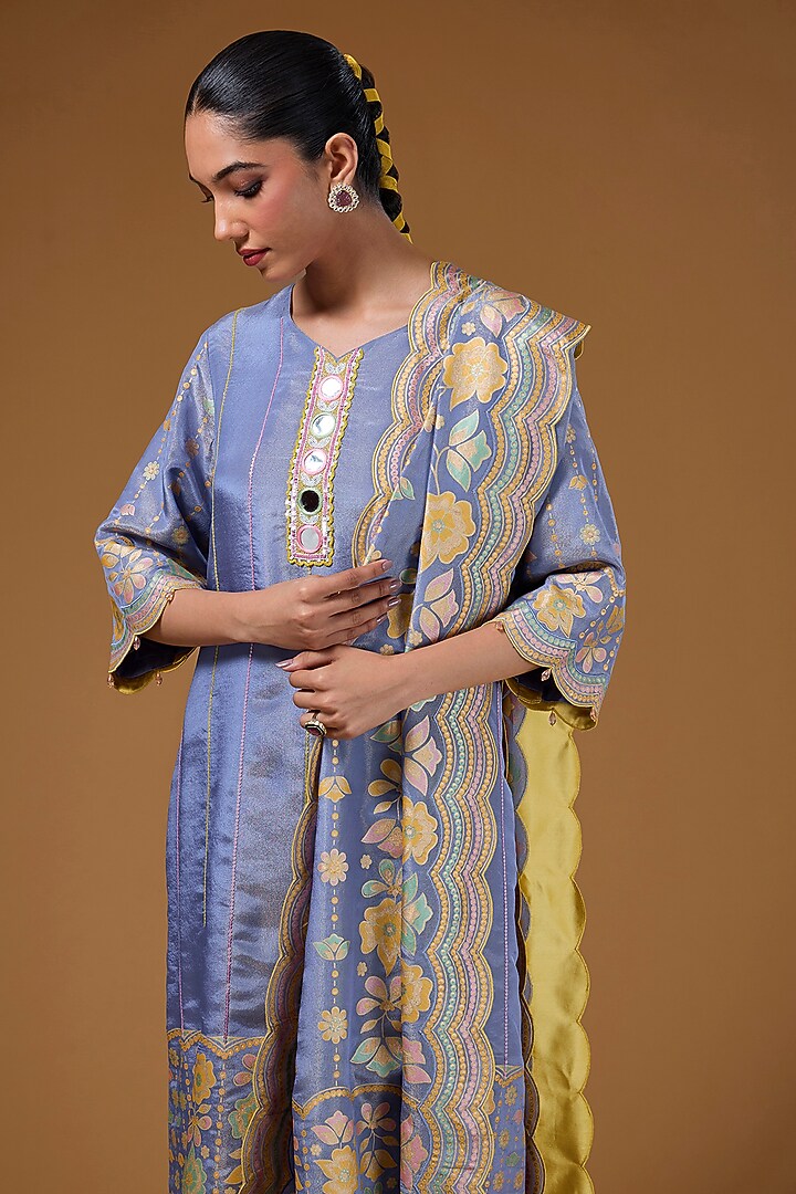 Mauve Silk Zari Blend Hand Embroidered Kurta Set by I AM DESIGN at Pernia's Pop Up Shop