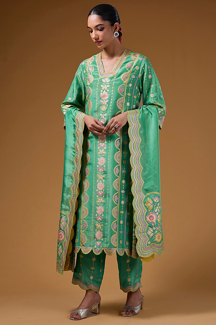 Green Silk Zari Blend Hand Printed Kurta Set by I AM DESIGN at Pernia's Pop Up Shop