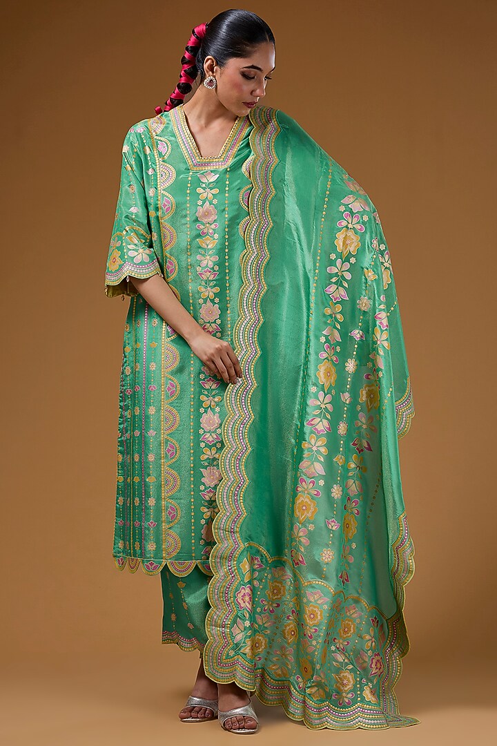 Green Silk Zari Blend Hand Printed Kurta Set by I AM DESIGN at Pernia's Pop Up Shop