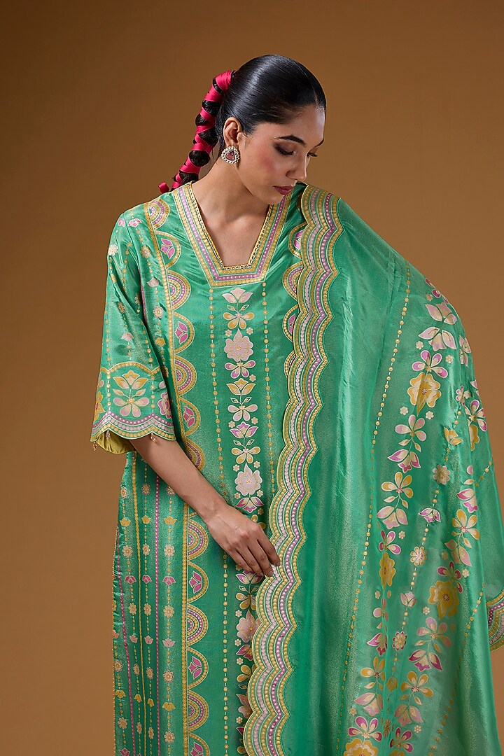 Green Silk Zari Blend Hand Printed Kurta Set by I AM DESIGN at Pernia's Pop Up Shop