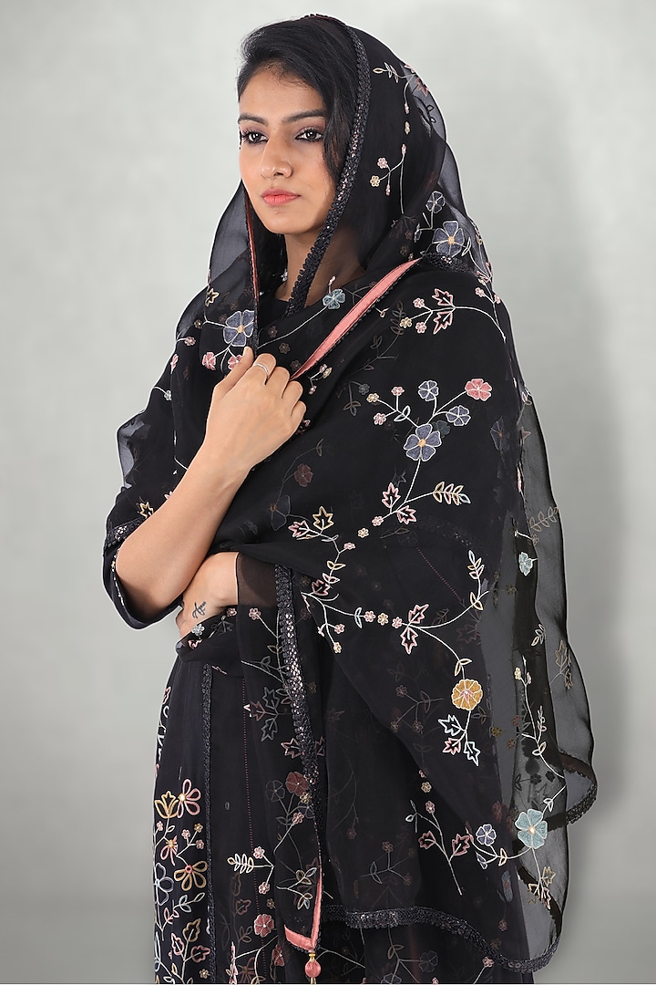 Black Linen Satin Floral Embroidered Kurta Set by I Am Design at Pernia's Pop Up Shop