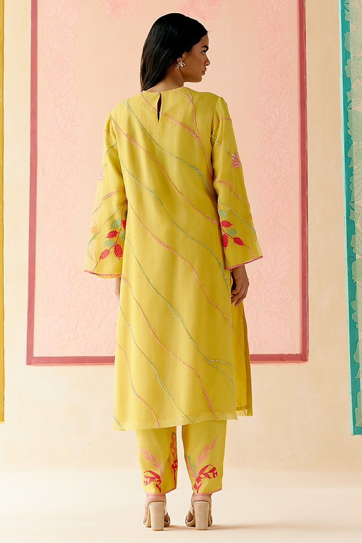 Mustard Silk Organza Floral Applique Work Kurta Set by I AM DESIGN at Pernia's Pop Up Shop