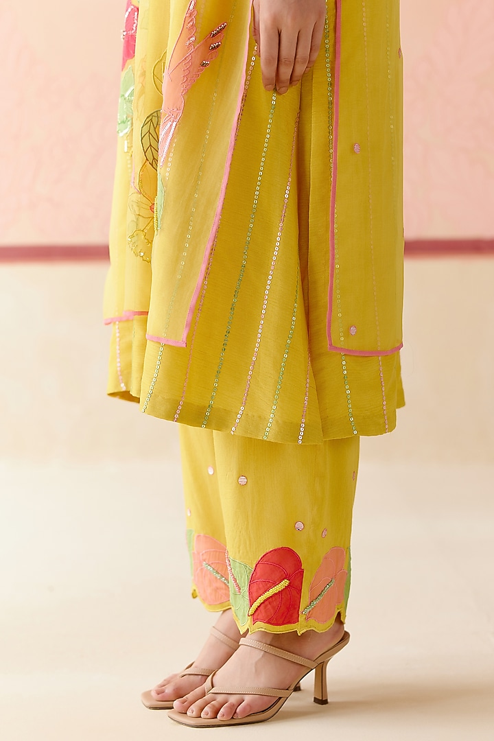Mustard Silk Organza Floral Applique Work Kurta Set by I AM DESIGN at Pernia's Pop Up Shop
