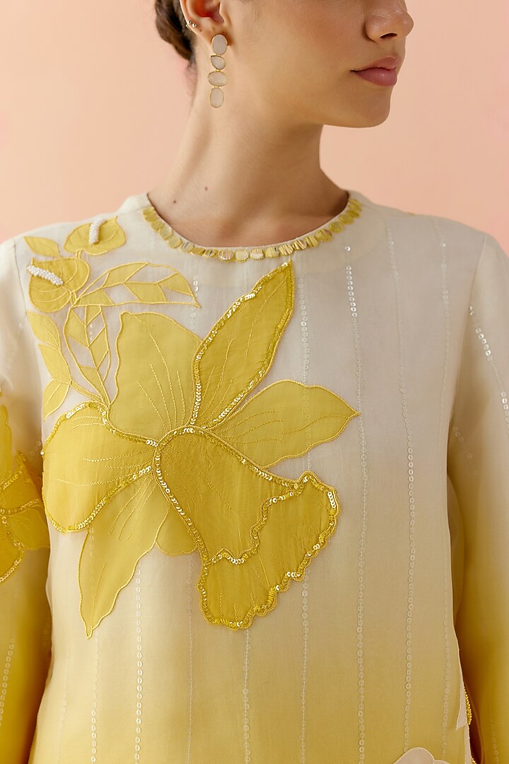 Mustard Silk Organza Floral Applique Work Kurta Set by I AM DESIGN at Pernia's Pop Up Shop