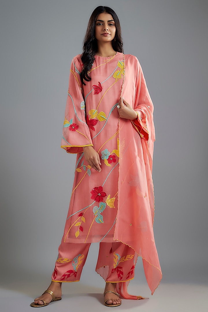 Pink Silk Organza Floral Applique Work Layered Kurta Set by I AM DESIGN at Pernia's Pop Up Shop