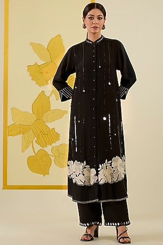 Black Silk Chanderi Floral Applique Work Kurta Set by I AM DESIGN