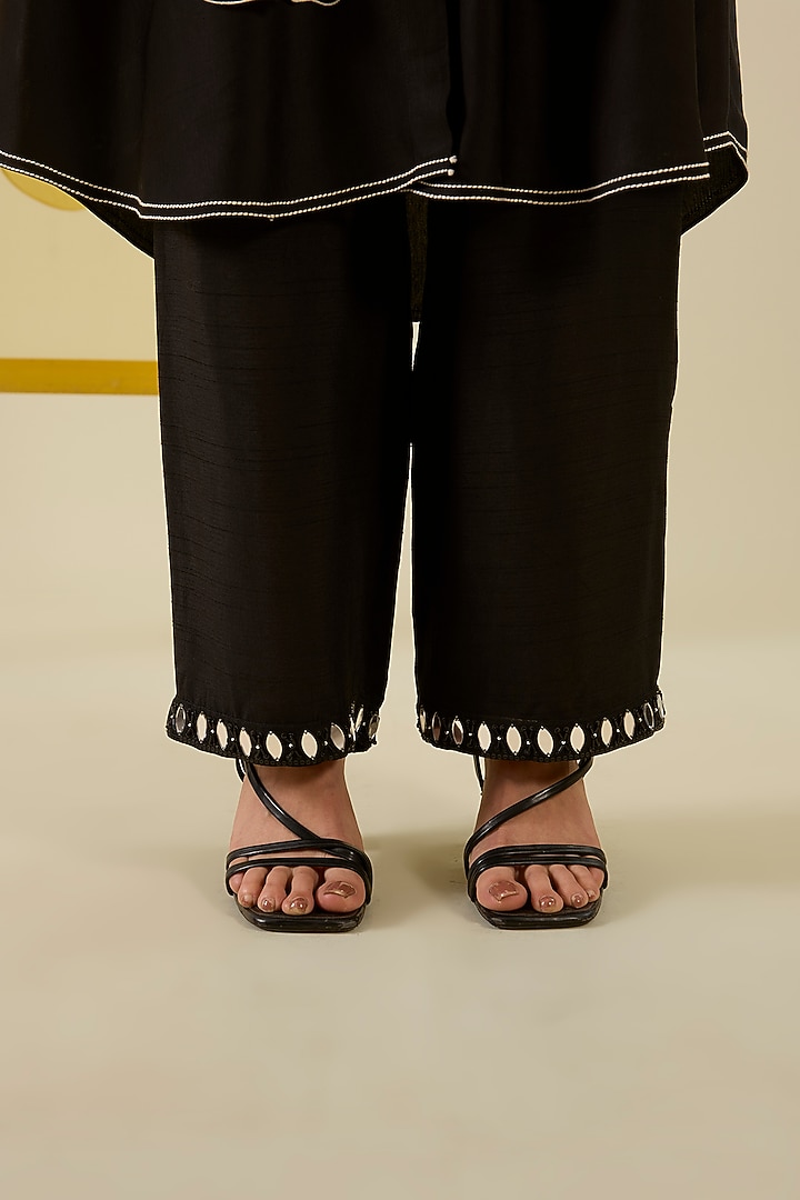 Black Silk Chanderi Floral Applique Work Kurta Set by I AM DESIGN at Pernia's Pop Up Shop