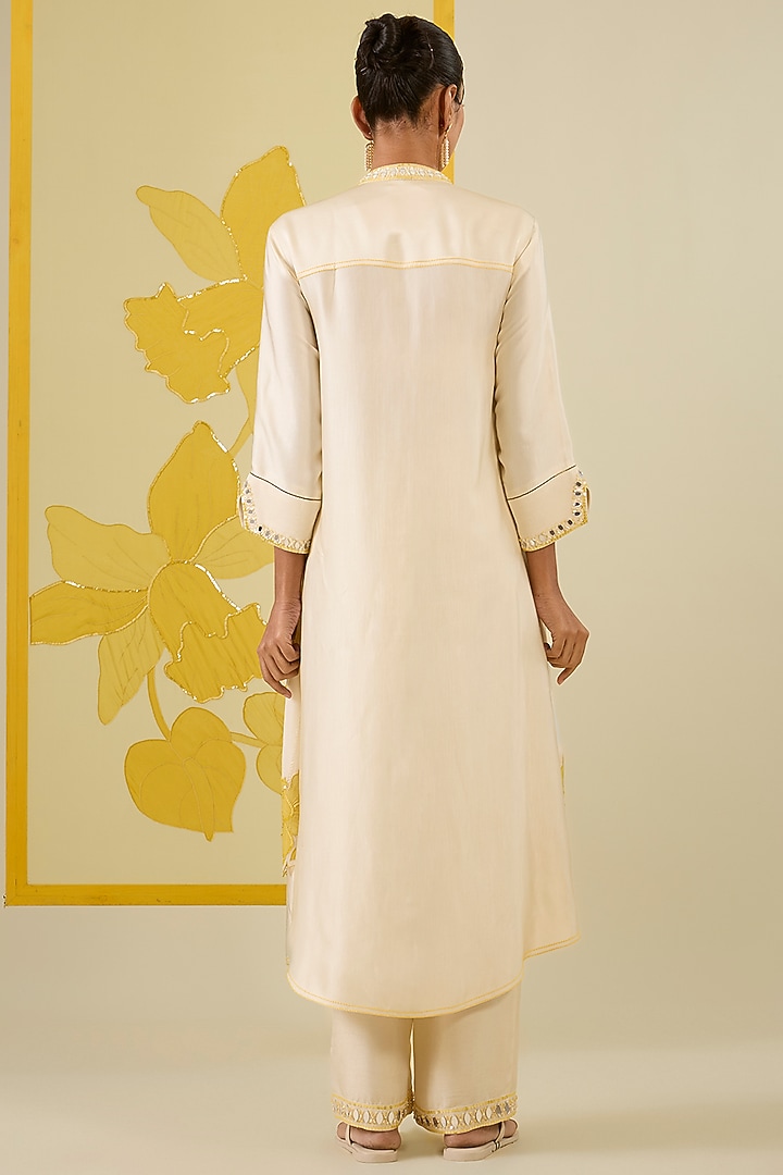 Ivory Silk Chanderi Floral Applique Work Kurta Set by I AM DESIGN at Pernia's Pop Up Shop