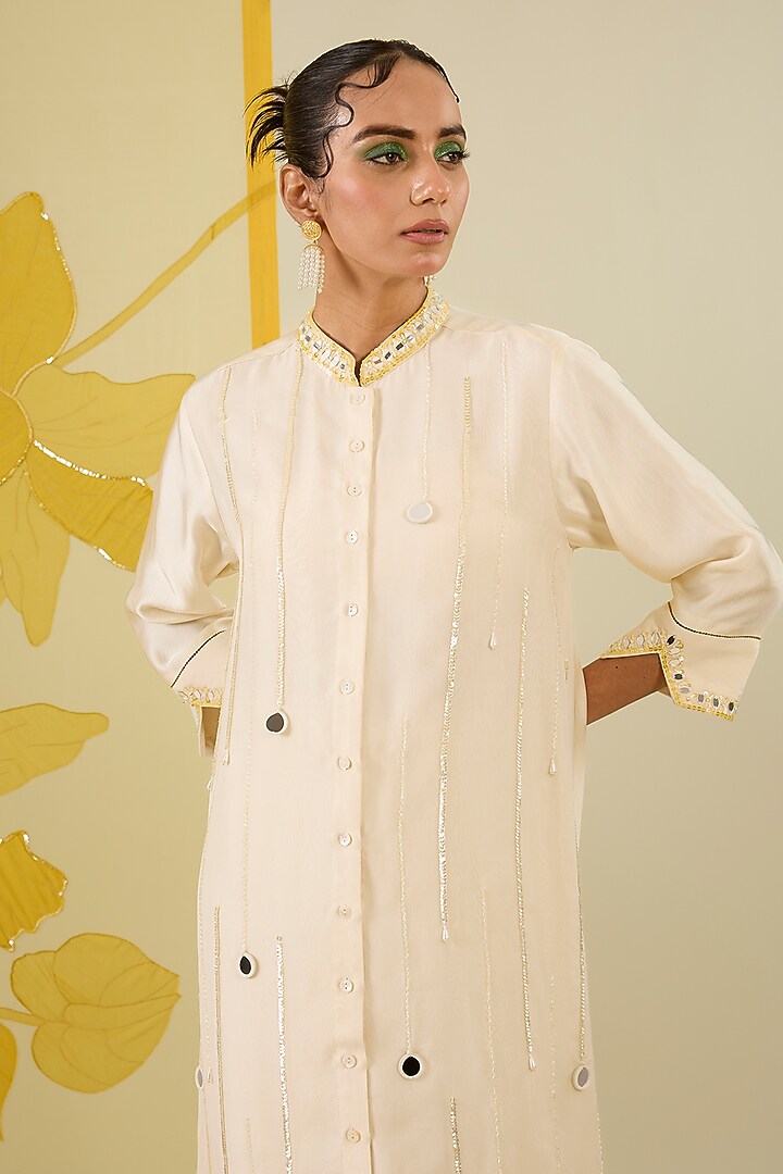 Ivory Silk Chanderi Floral Applique Work Kurta Set by I AM DESIGN at Pernia's Pop Up Shop