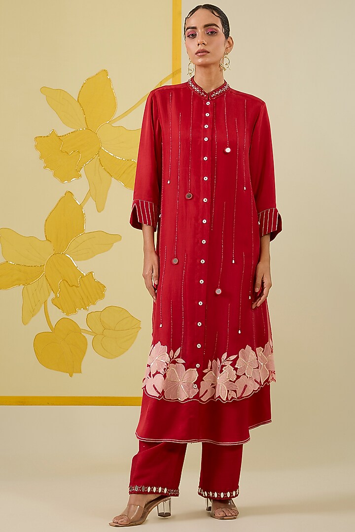Red Silk Chanderi Floral Applique Work Kurta Set by I AM DESIGN at Pernia's Pop Up Shop