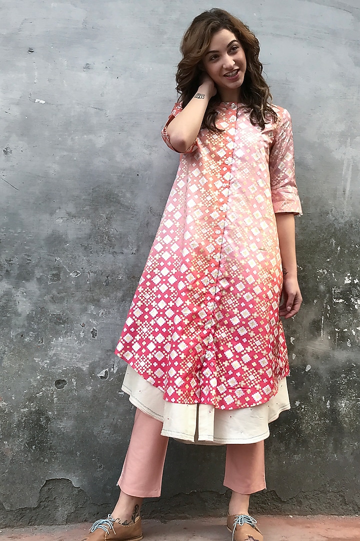 Peach Pink Ombre Printed Kurta With Pants by I AM DESIGN at Pernia's Pop Up Shop