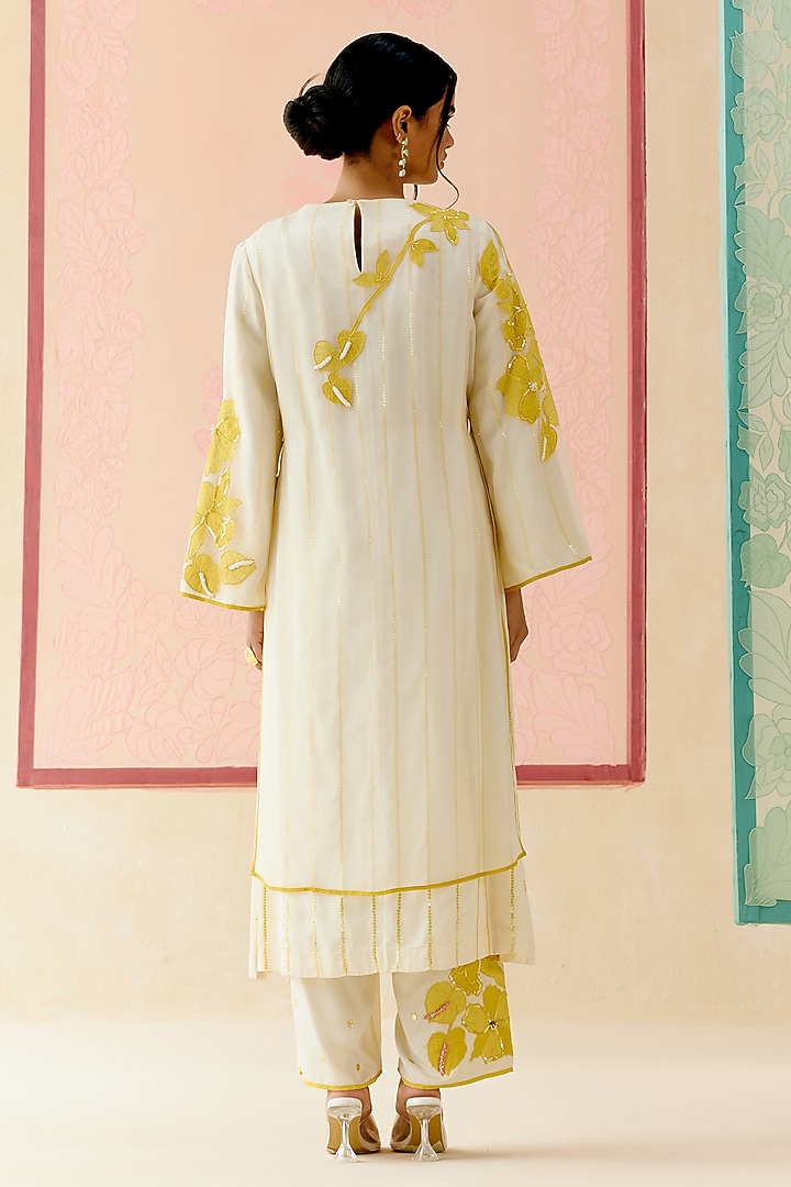 Ivory Silk Organza Floral Applique Work Kurta Set by I AM DESIGN at Pernia's Pop Up Shop