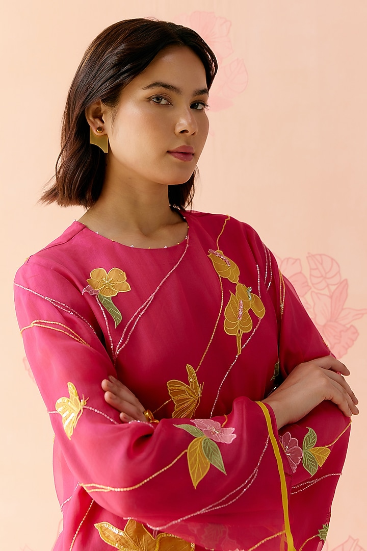 Hot Pink Silk Organza Floral Applique Work Kurta Set by I AM DESIGN at Pernia's Pop Up Shop