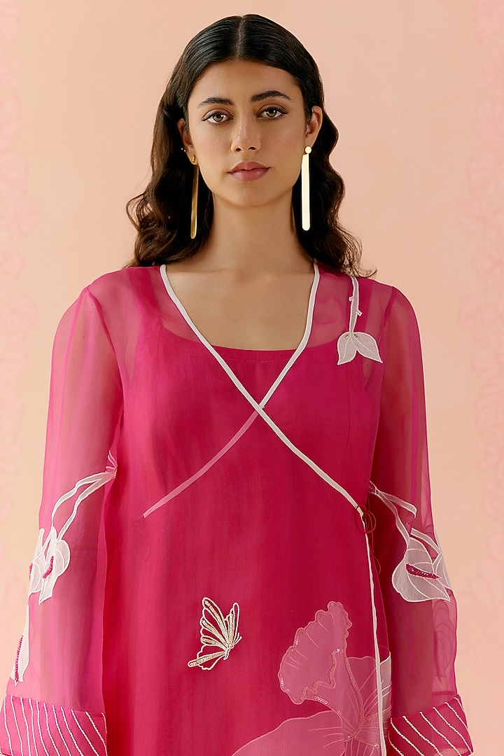 Hot Pink Silk Organza Floral Applique Work Kurta Set by I AM DESIGN at Pernia's Pop Up Shop