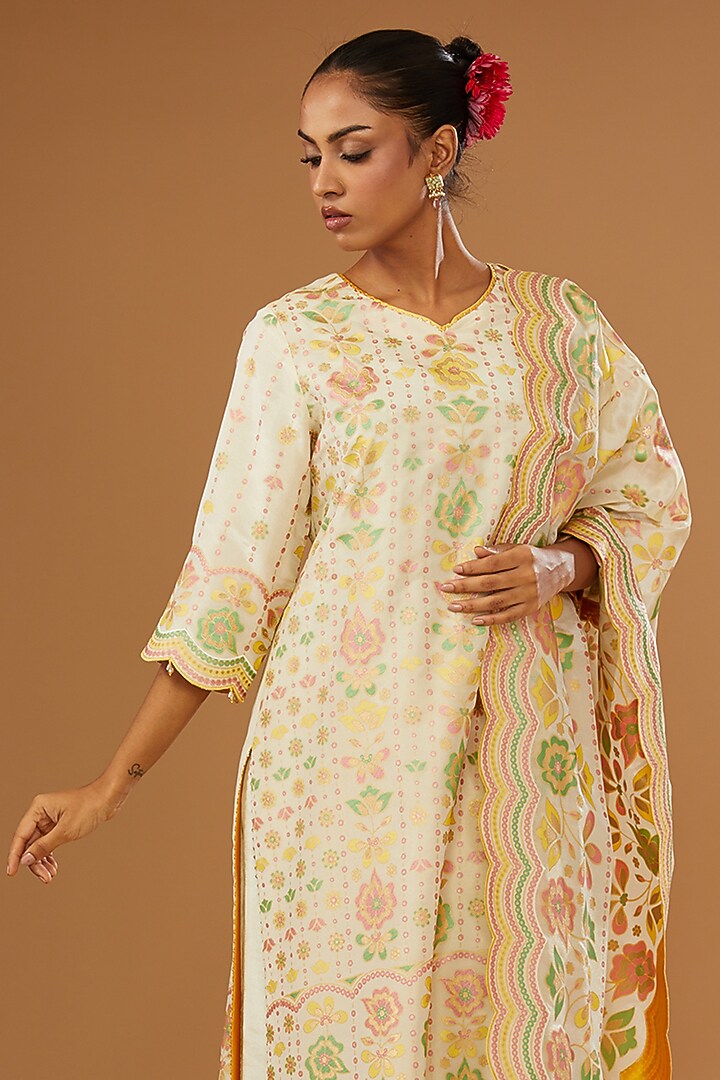 Ivory Silk Floral Hand Printed Kurta Set by I AM DESIGN at Pernia's Pop Up Shop