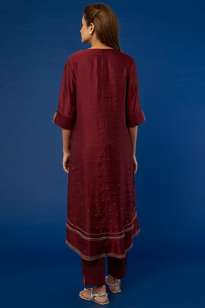 Burgundy Embroidered Kurta Set by I Am Design at Pernia's Pop Up Shop