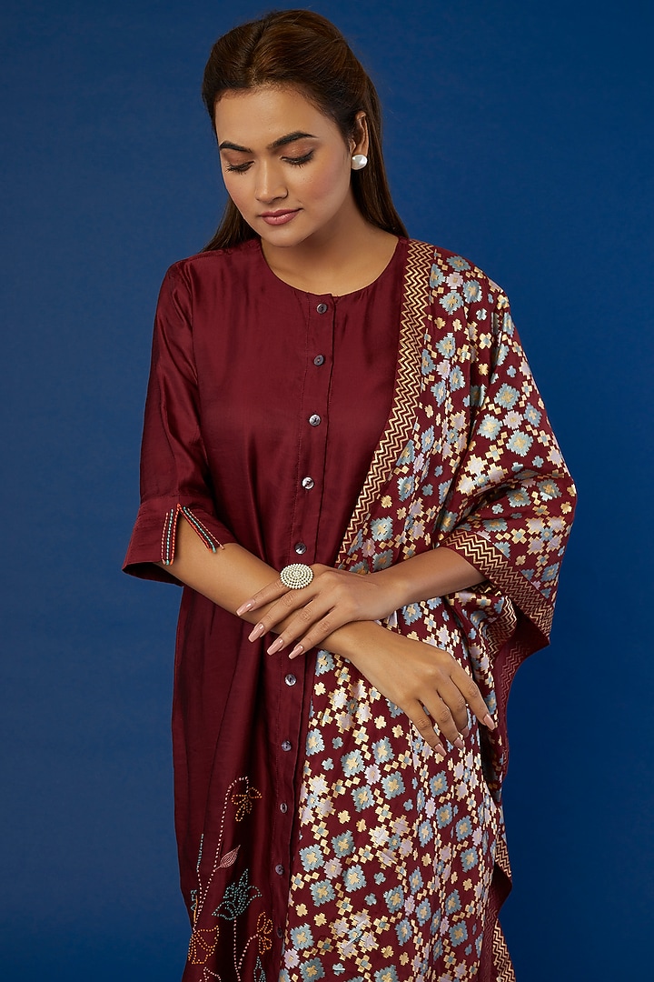 Burgundy Embroidered Kurta Set by I Am Design at Pernia's Pop Up Shop