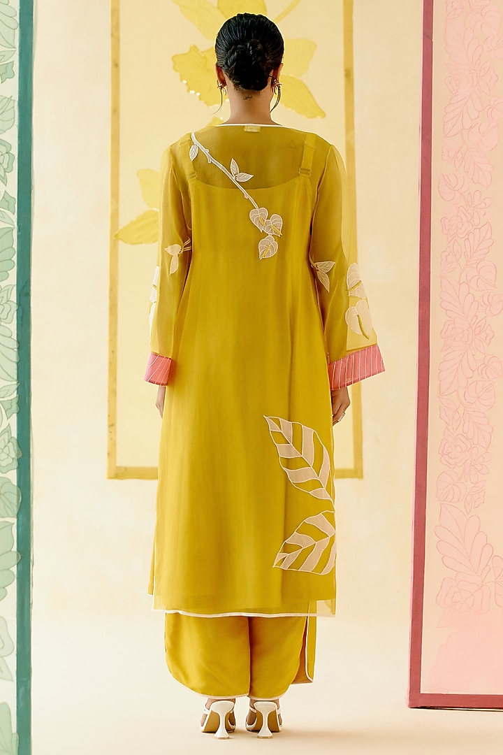 Mustard Silk Organza Floral Applique Work Kurta Set by I AM DESIGN at Pernia's Pop Up Shop