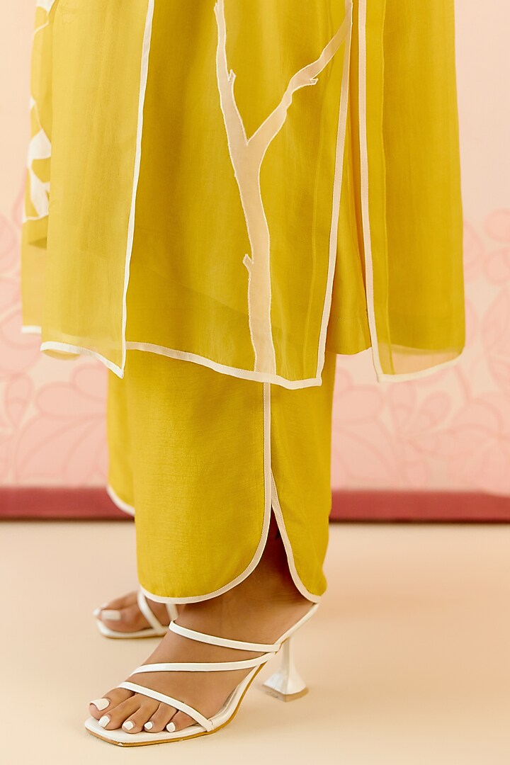 Mustard Silk Organza Floral Applique Work Kurta Set by I AM DESIGN at Pernia's Pop Up Shop