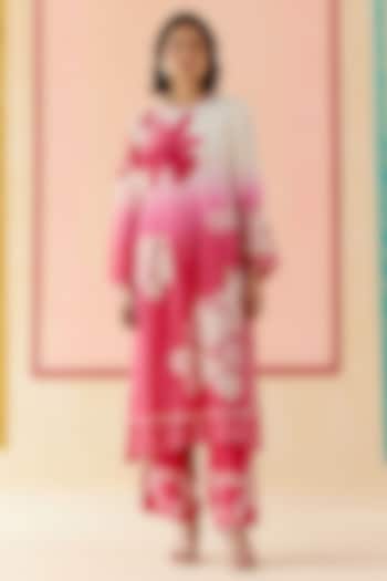 Hot Pink Silk Organza Floral Applique Work Kurta Set by I AM DESIGN at Pernia's Pop Up Shop