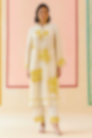 Ivory Silk Organza Floral Applique Work Kurta Set by I AM DESIGN at Pernia's Pop Up Shop