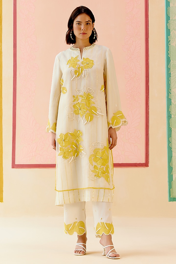 Ivory Silk Organza Floral Applique Work Kurta Set by I AM DESIGN at Pernia's Pop Up Shop